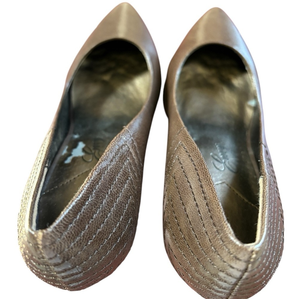 GUESS Ringtone Elegant Brown 2” Heels, Size 7 - Picture 6 of 10
